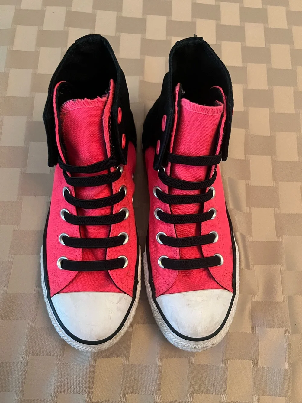 Converse All-Star Chuck Taylor High Top Shoes Neon Pink Black Jr Size 3 63182